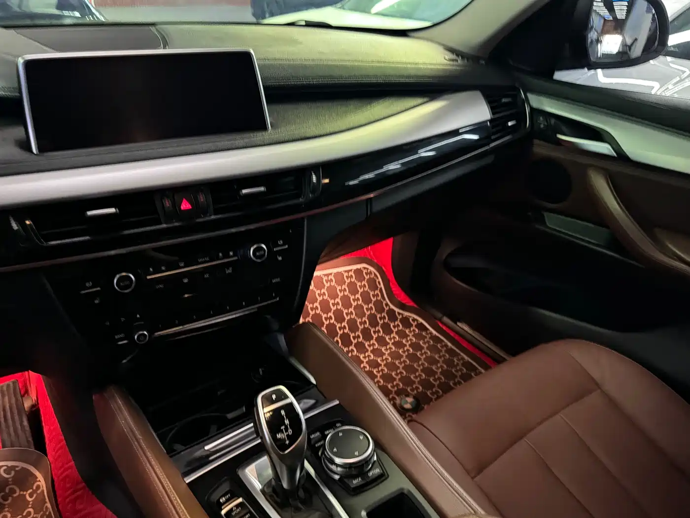 BMW X6 2015 xDrive35i Luxury Model фото 8