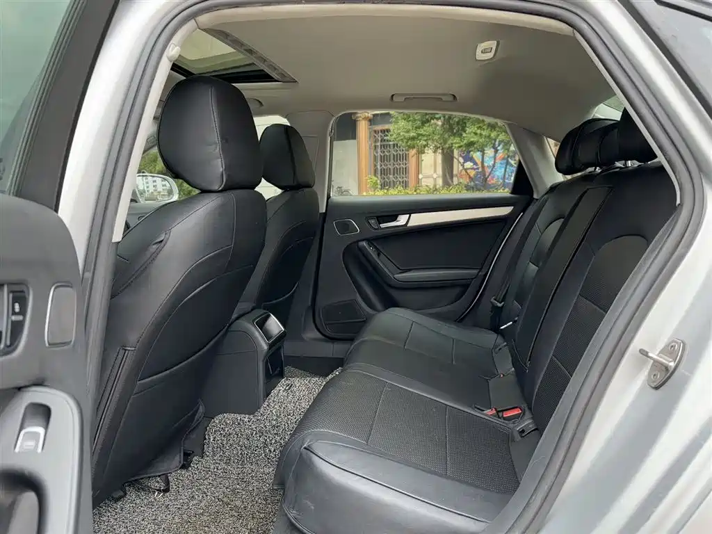 Audi A4L 2013 35 TFSI Automatic Comfort фото 9