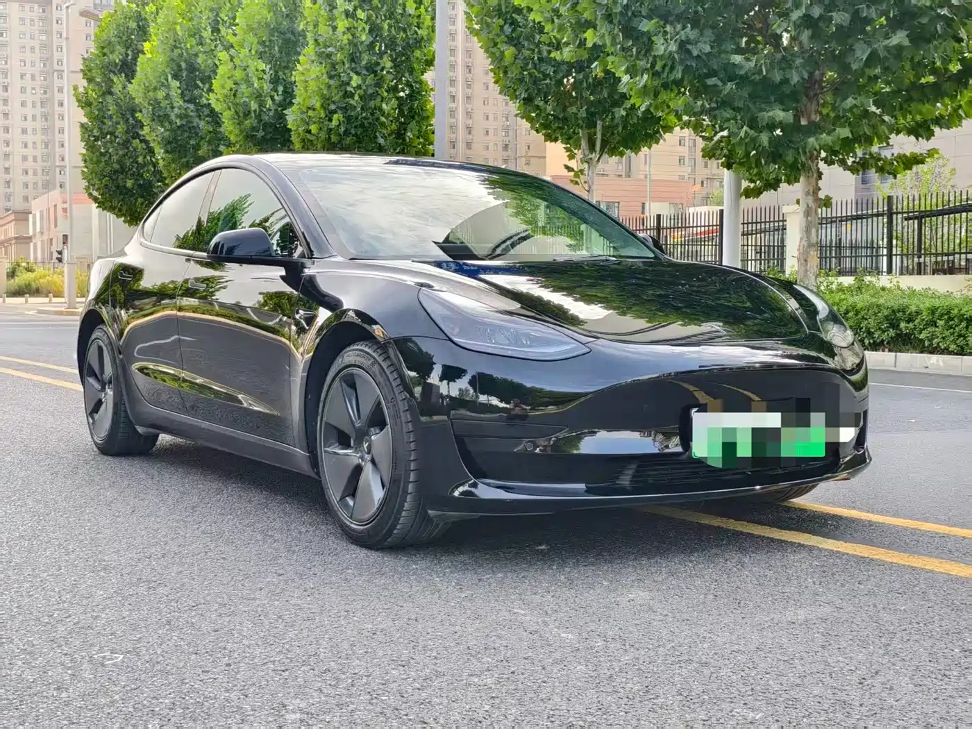 Фото 1 - Tesla Model 3