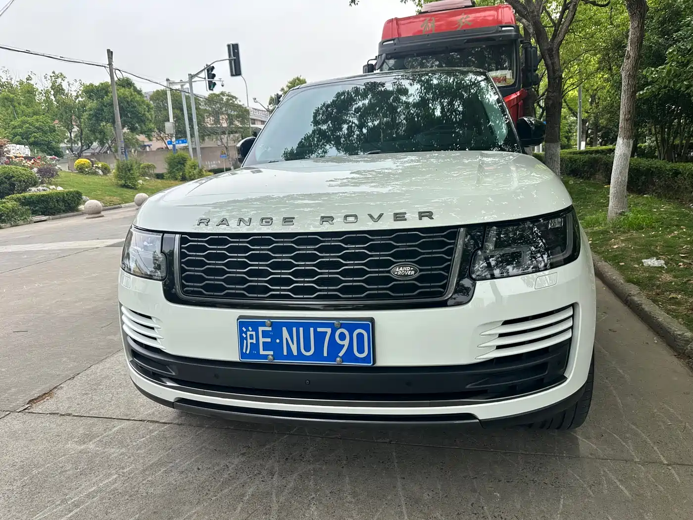 Land Rover Range Rover 2021 3.0 L6 Heritage Extended Classic Edition фото 5