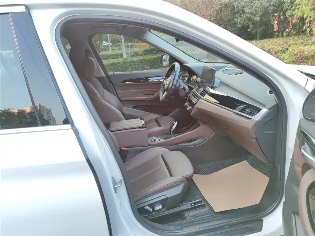 BMW X1 2022 sDrive25Li Leading фото 6