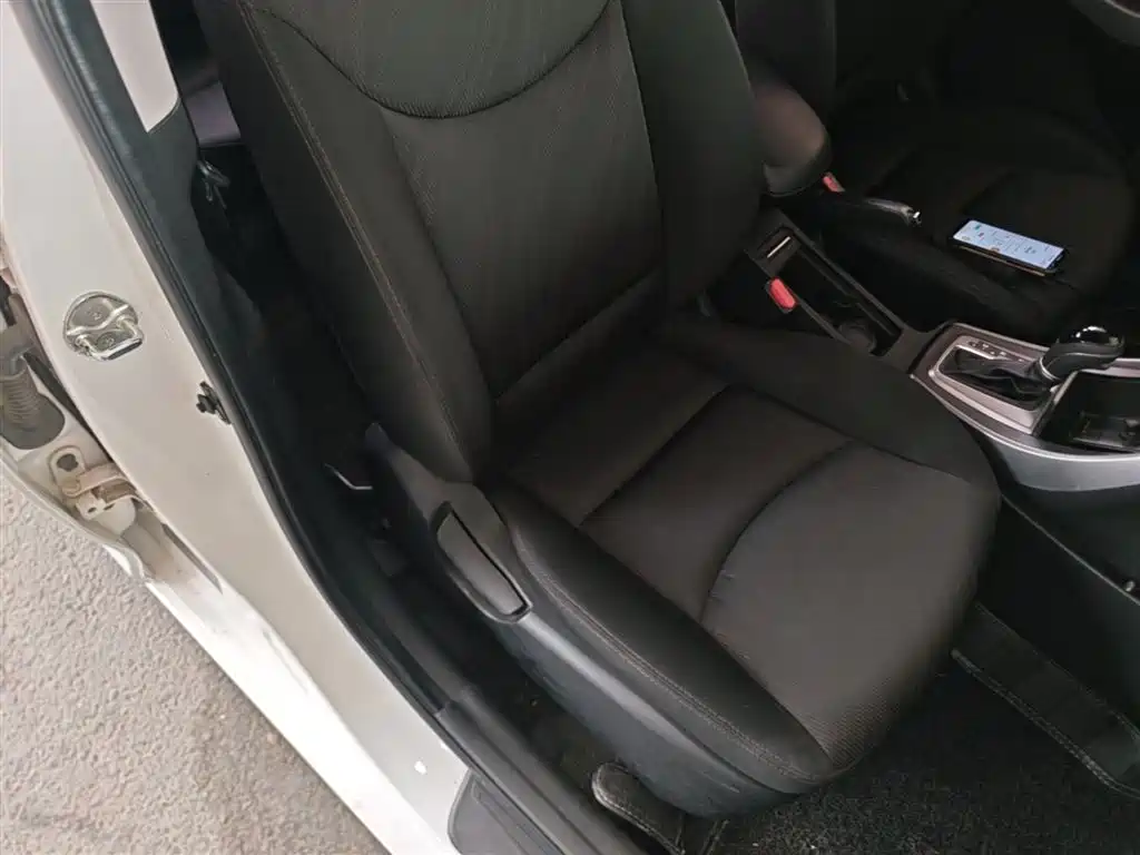 Hyundai Langdong 2012 1.6L Automatic Fashion фото 25