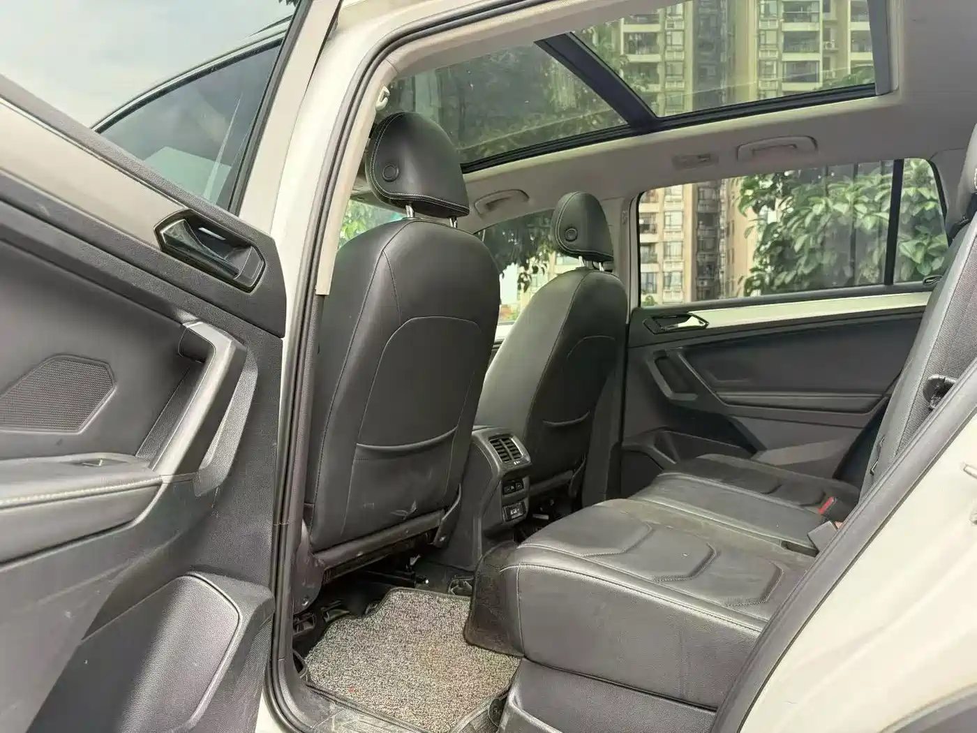 Volkswagen Tiguan L 2019 330TSI Automatic 2WD Smart Luxury Edition China VI фото 7