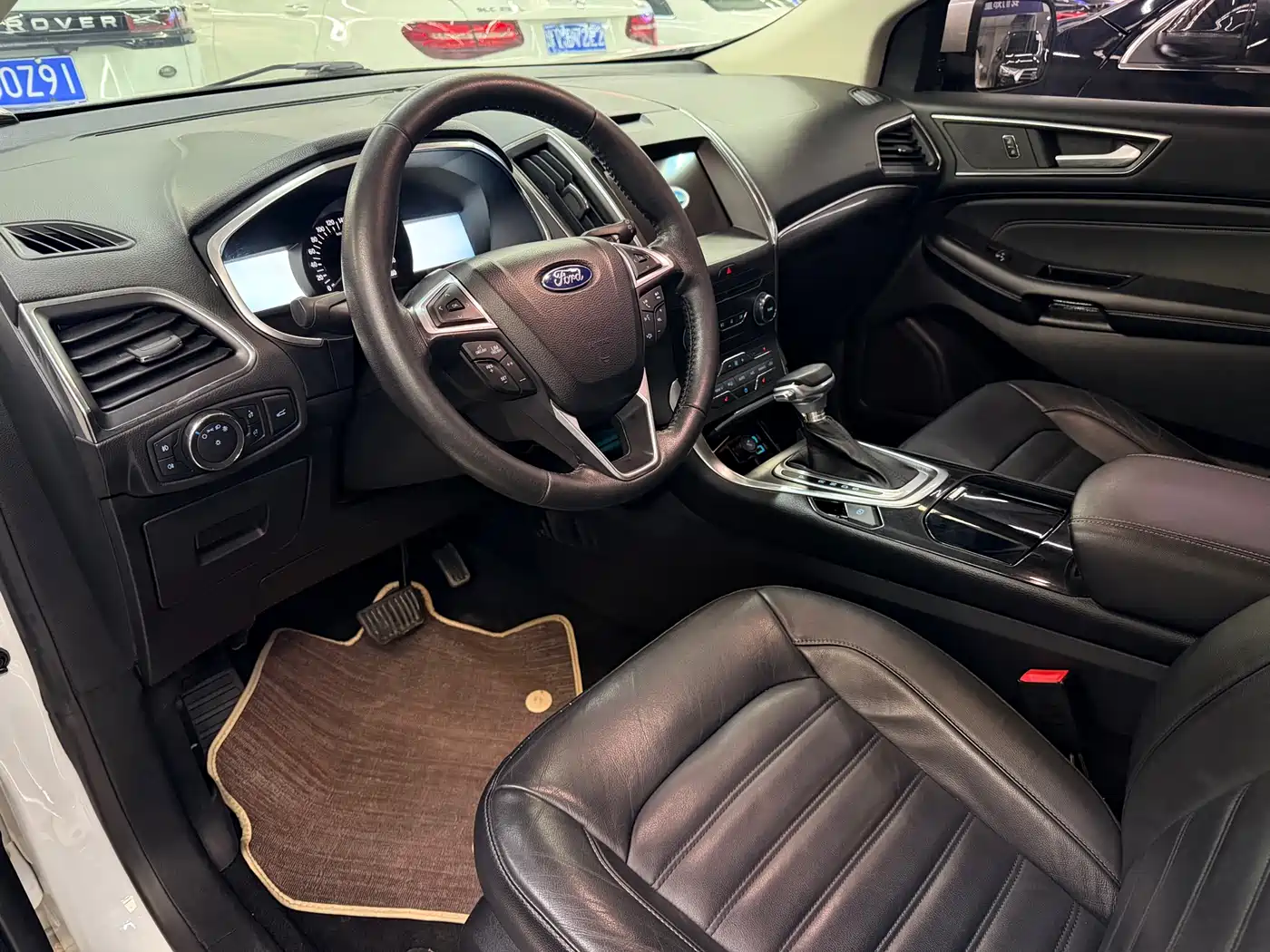 Фото 11 - Ford Edge