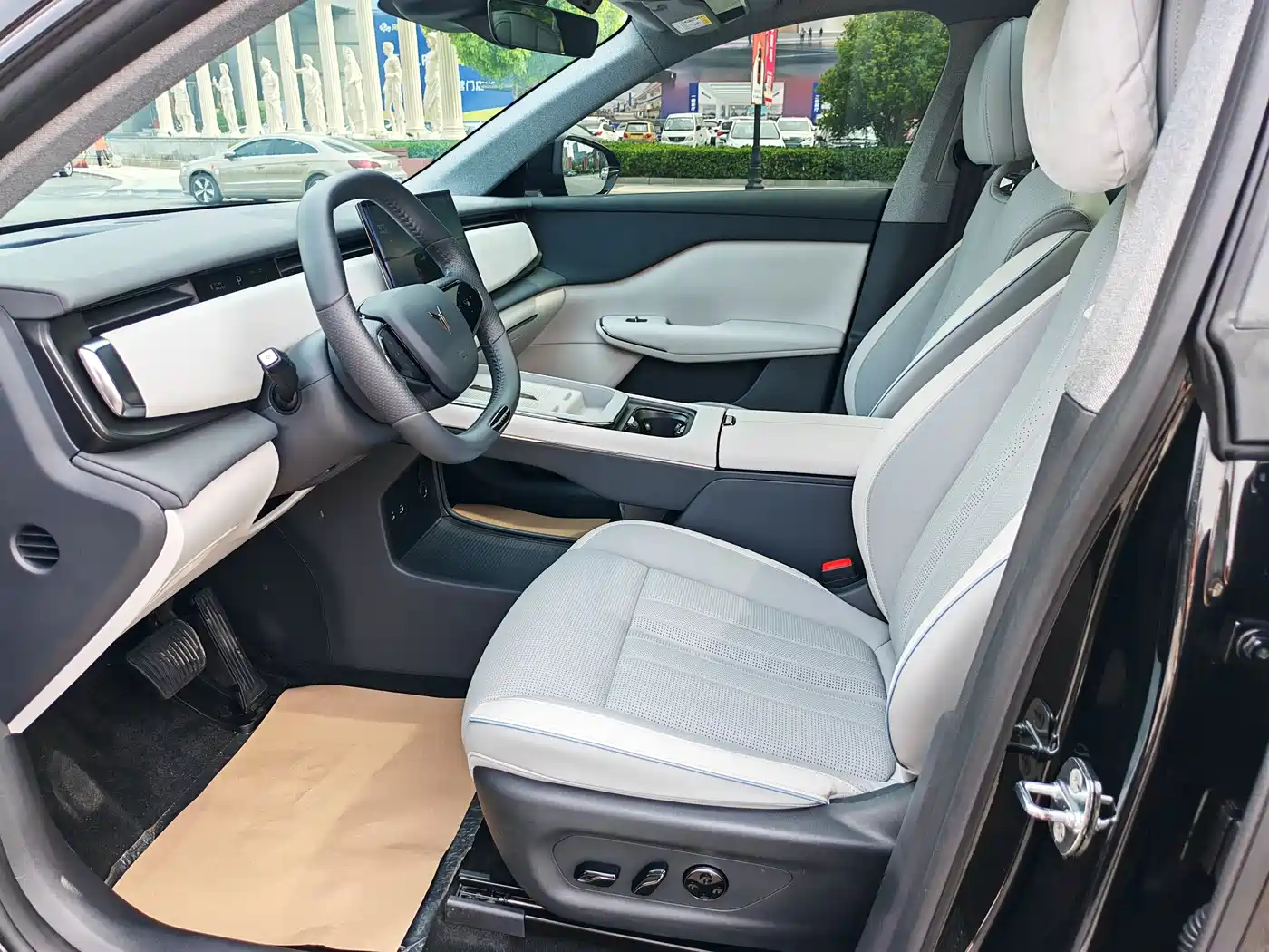 Voyah Auto Voyah Zhiyin 2024 Long Range Smart Edition фото 13