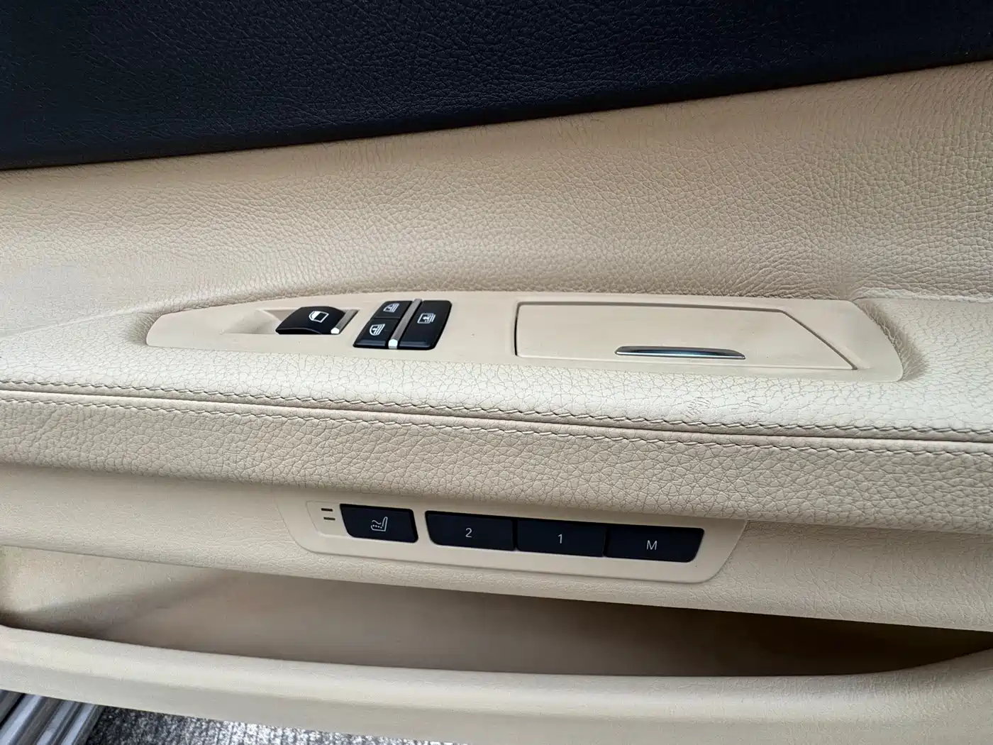 BMW 7 Series 2009 730Li Luxury фото 19