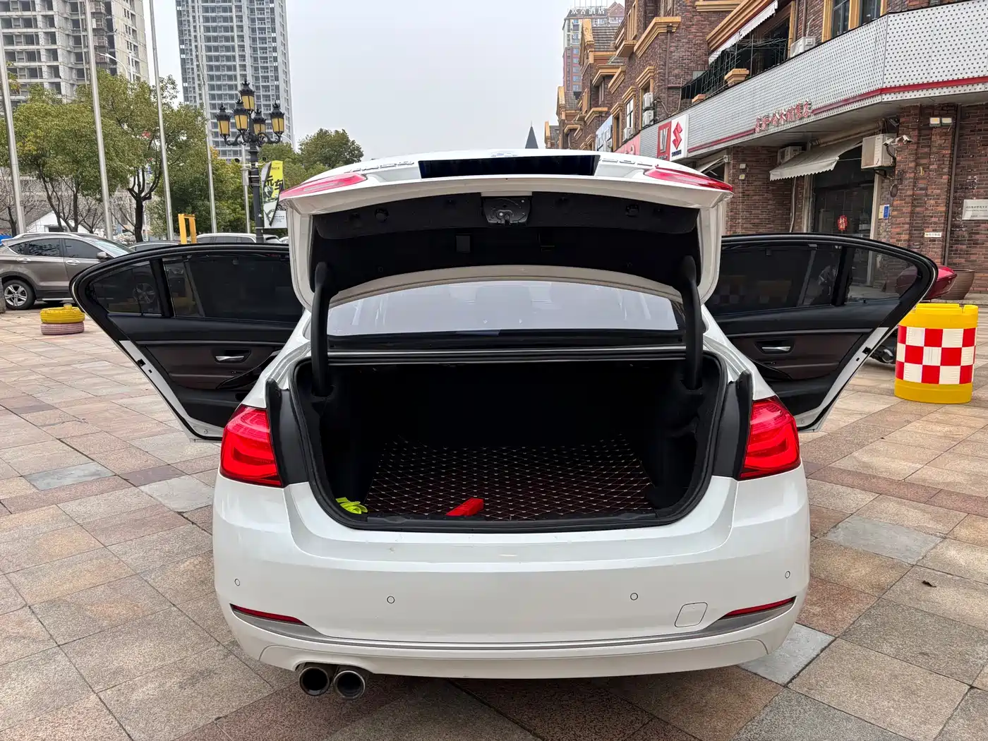 BMW 3 Series 2018 320Li Fashion Style фото 18