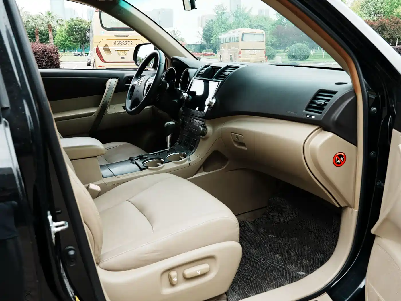 Toyota Highlander 2011 2.7L 2WD 7-seat Luxury Navigation фото 15