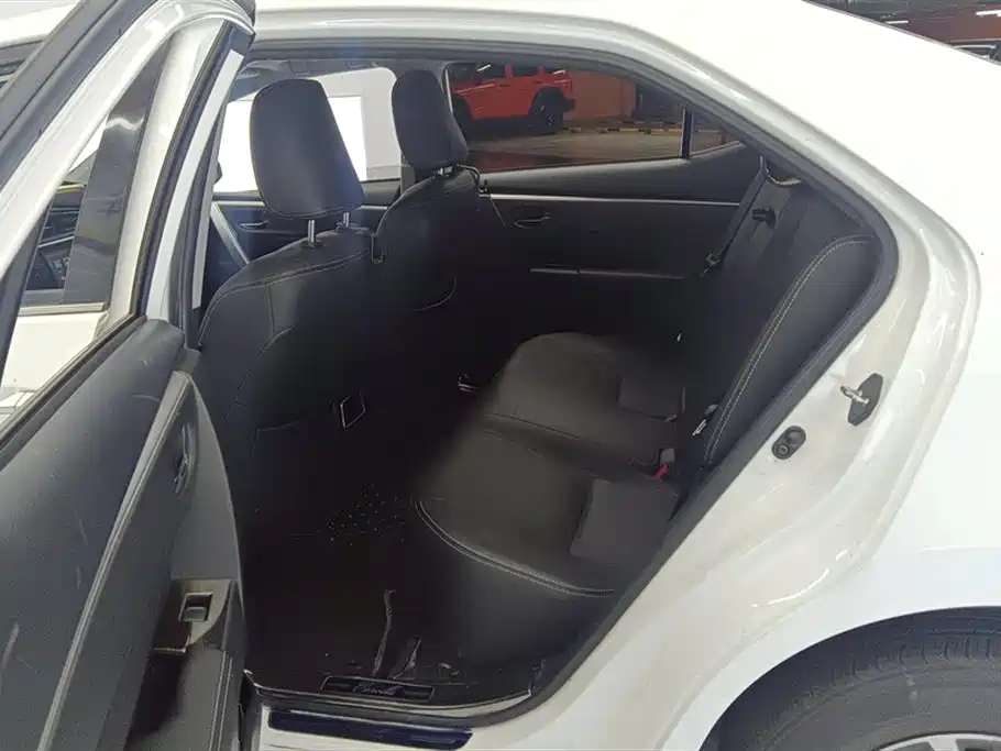 Toyota Corolla 2017 Facelift 1.2T S-CVT GL-i фото 11