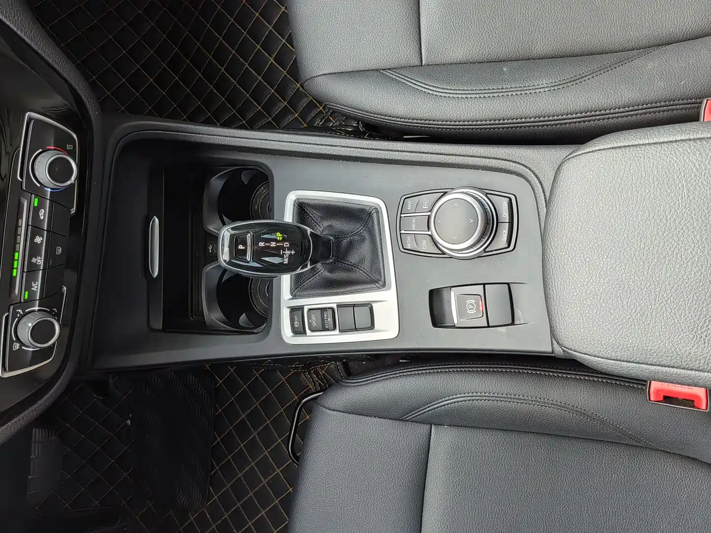 BMW 1 Series 2021 120i M Sport фото 18