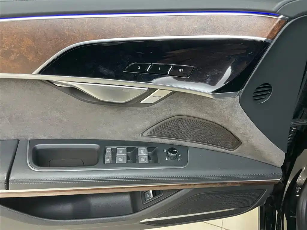 Audi A8 2022 A8L 55 TFSI quattro Luxury Collector's Edition фото 8