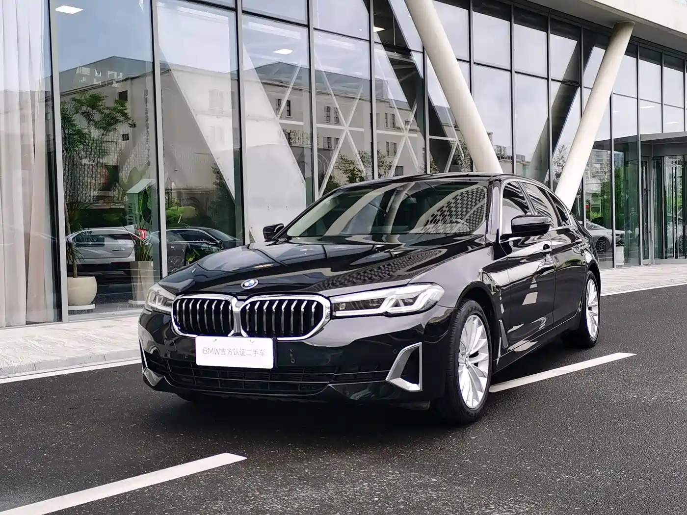 BMW 5 Series 2021 525Li Luxury Package
