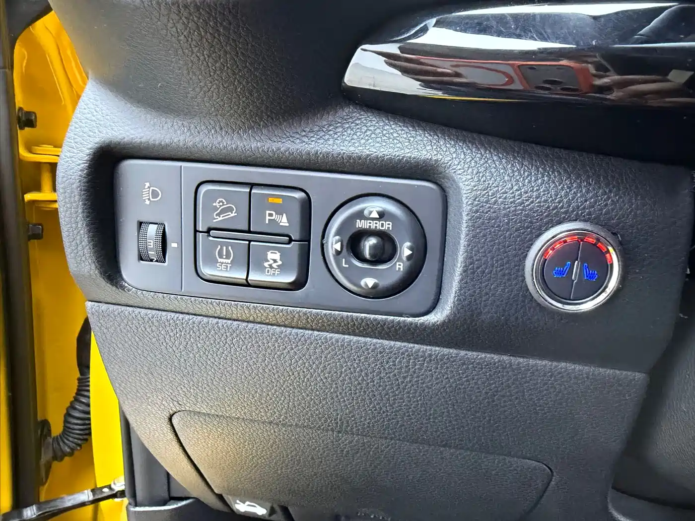 Kia KX1 2021 1.4L CVT Fun Sunroof Version фото 11