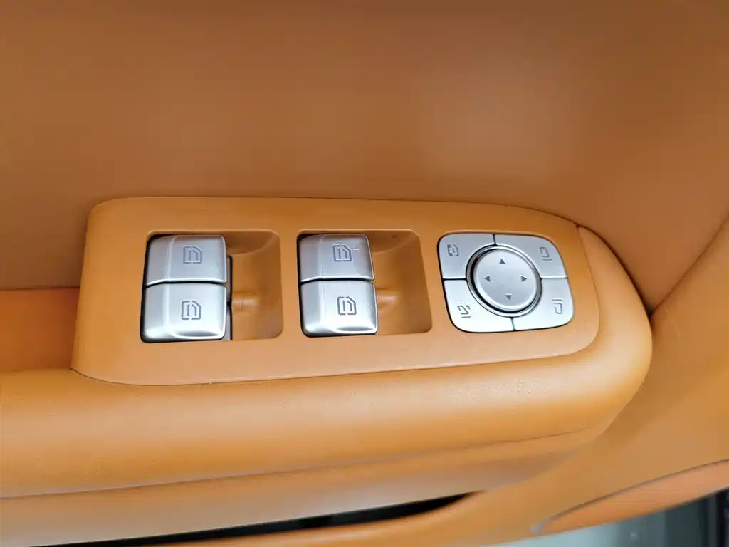 Li Auto Li L8 2023 Max фото 9