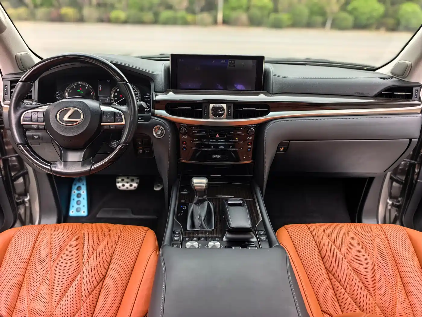 Lexus LX 2019 570 Peak Special Edition фото 17