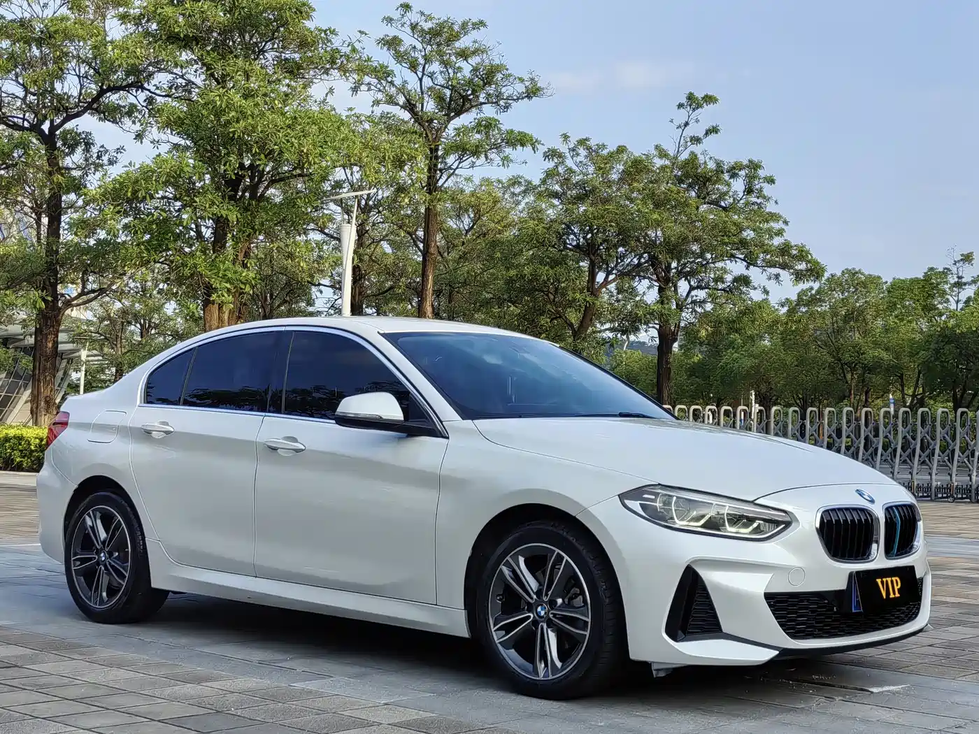 BMW 1 Series 2021 120i M Sport фото 3