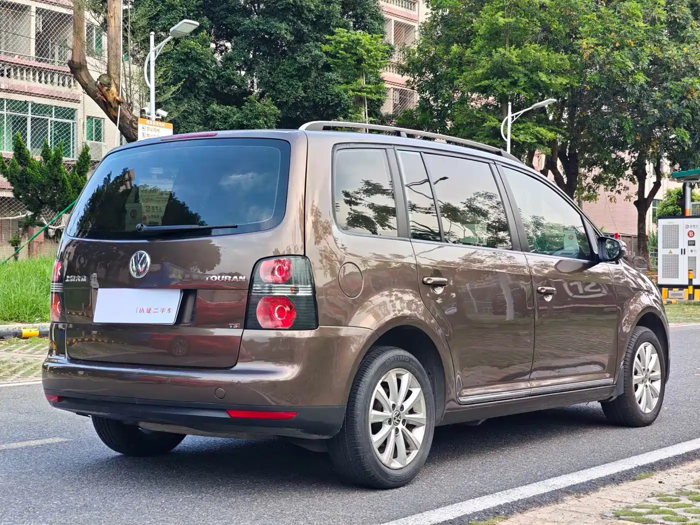 Volkswagen Touran 2013 1.4T DSG Comfort 5-seater фото 6