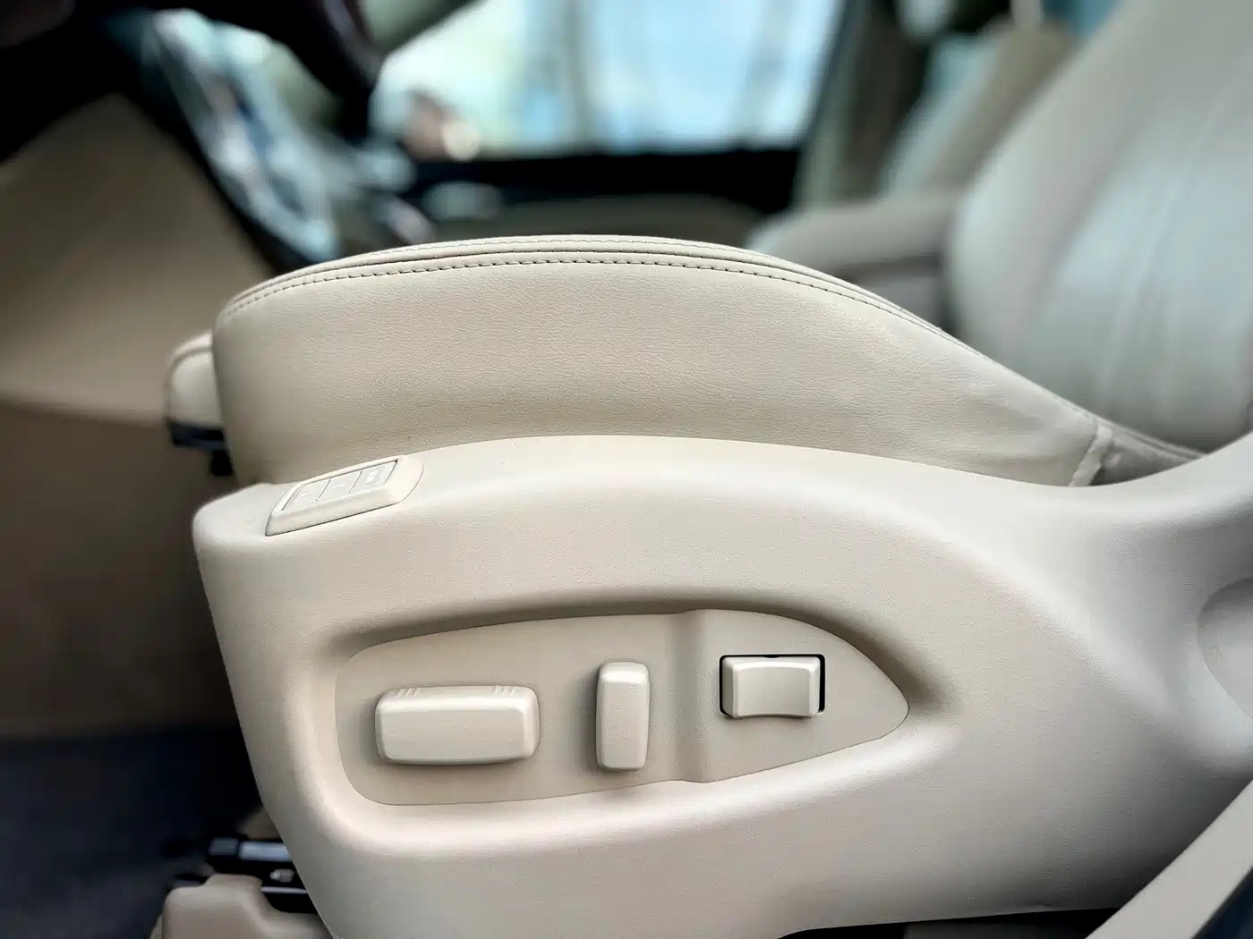 Cadillac SRX 2014 3.0L Elite Model фото 24