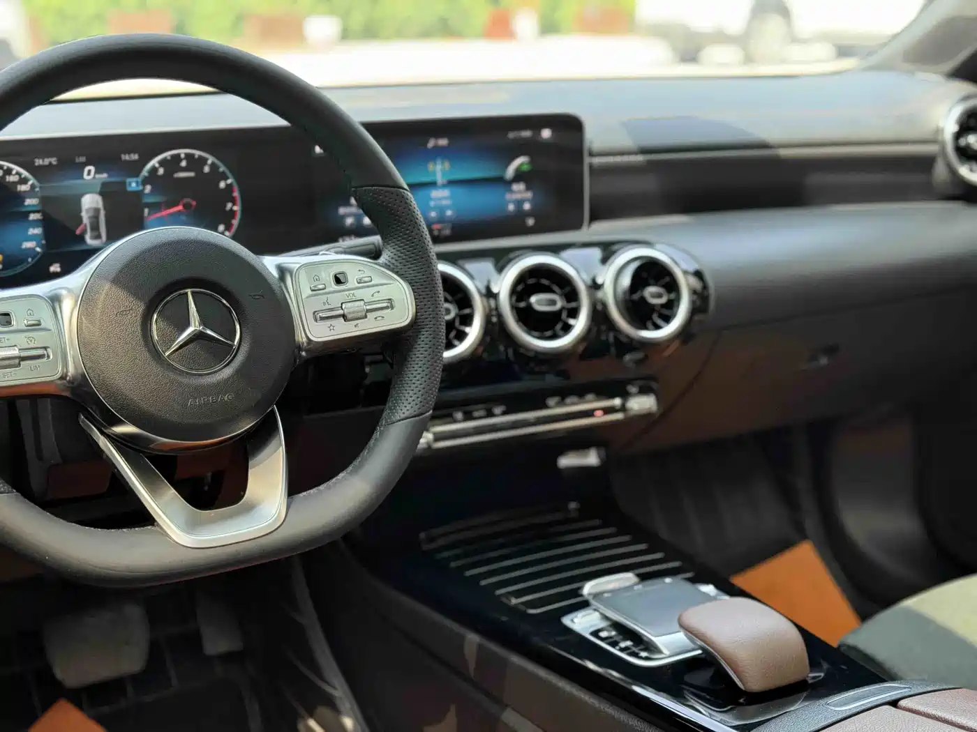 Mercedes-Benz A-Class 2019 A 200 L Sport Sedan фото 5