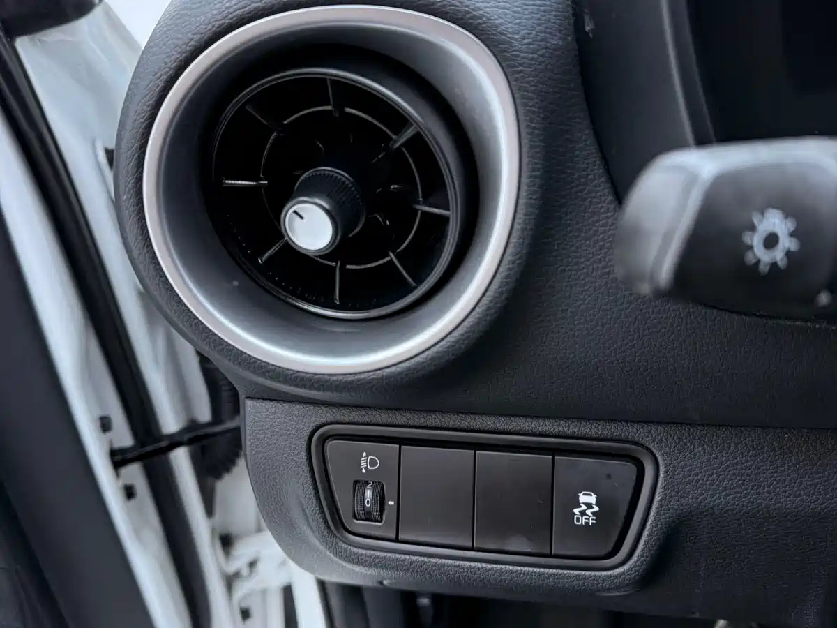 Kia K3 2021 1.5L CVT Fashion Edition фото 13