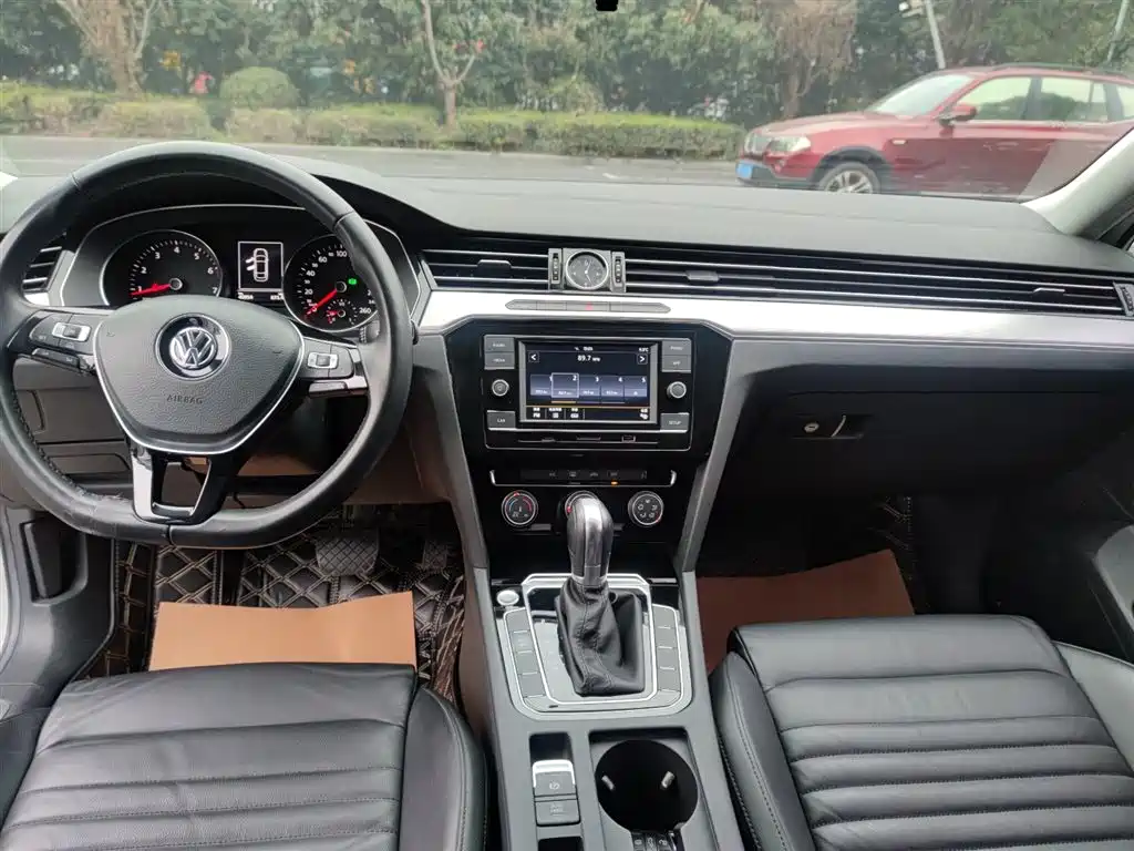 Volkswagen Magotan 2018 330TSI DSG Leading фото 6