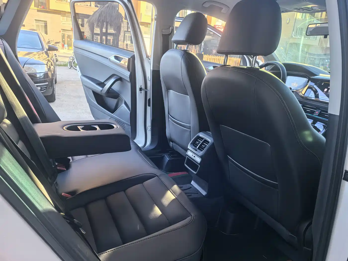 Volkswagen Tharu 2022 280TSI 2WD Comfort фото 9