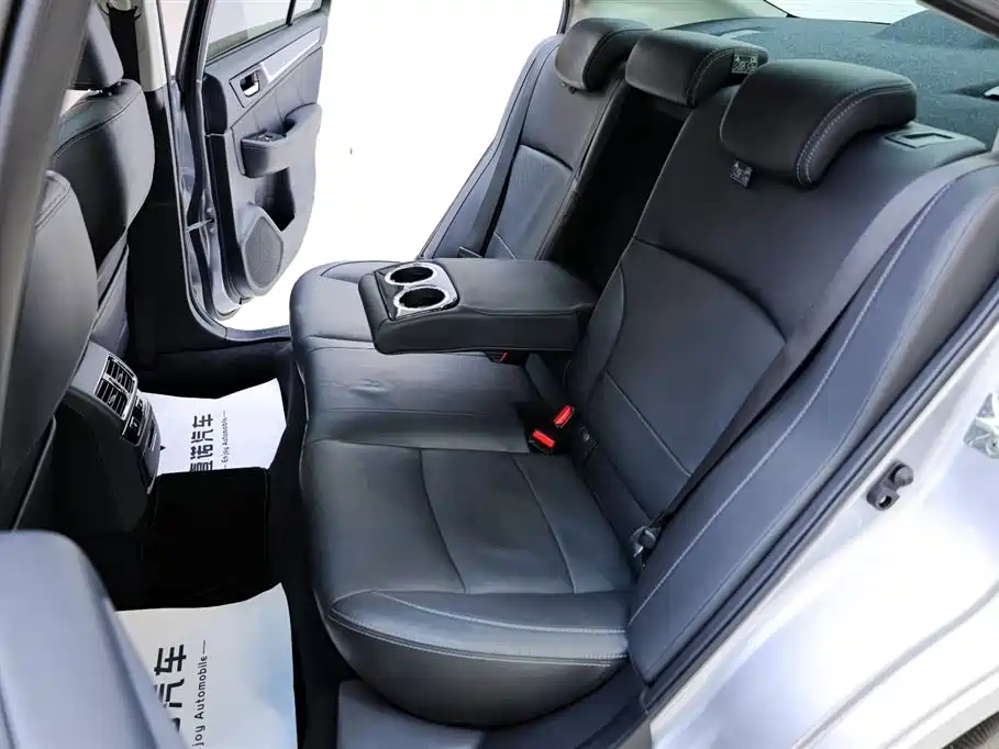 Subaru Legacy 2016 2.5i AWD Glory Edition фото 29