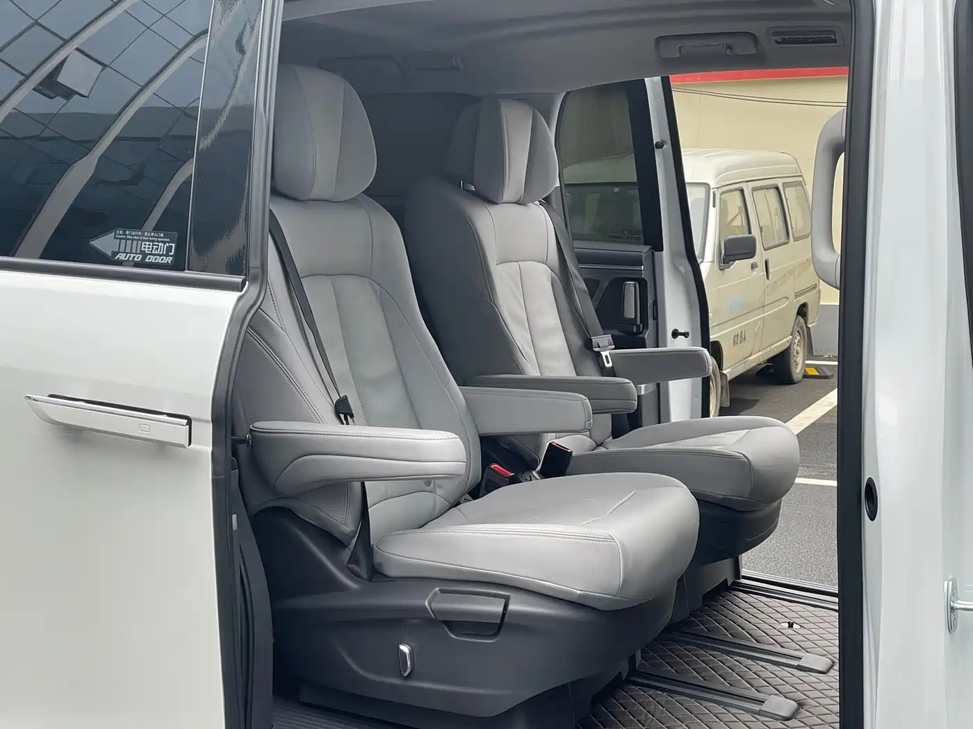 Buick GL8 2025 Model Landglory Smart Edition фото 10