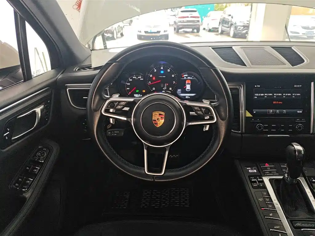 Porsche Macan 2017 Macan 2.0T фото 7