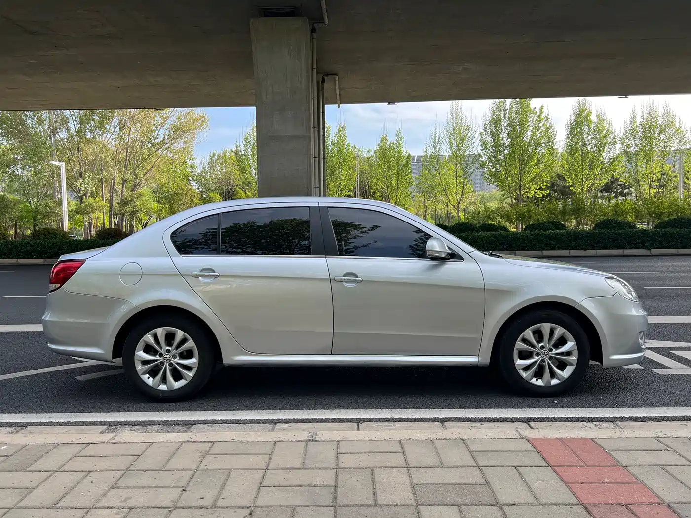 Volkswagen Lavida 2011 1.6L Automatic Pinxuan Edition фото 30