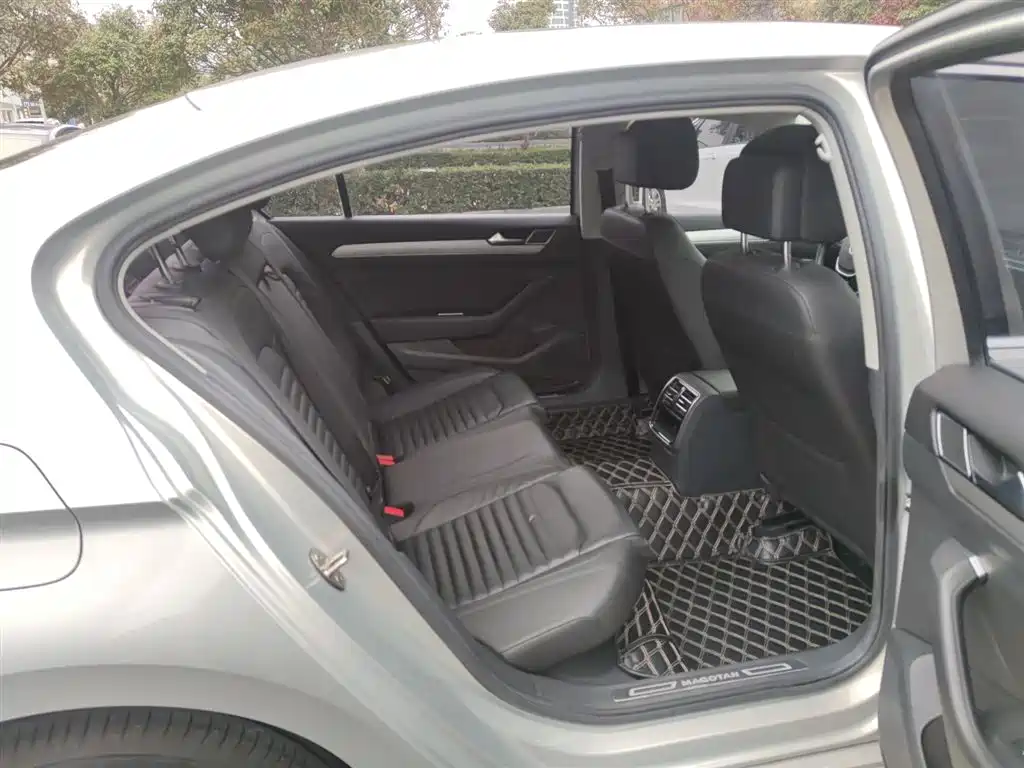 Volkswagen Magotan 2018 330TSI DSG Leading фото 9