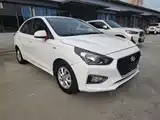 Photo 3 - Hyundai Verna