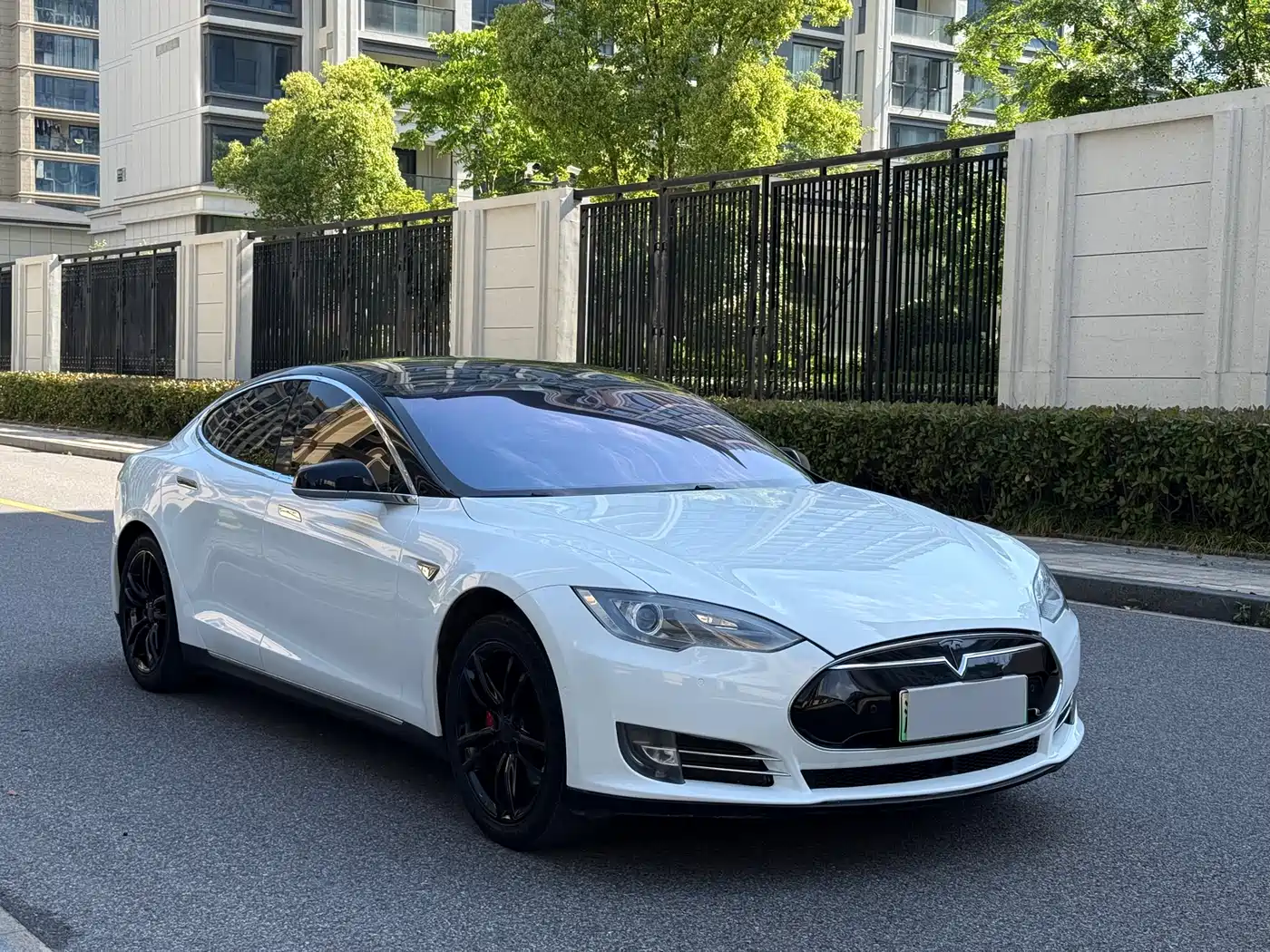 Tesla Model S 2014 Model S 85 фото 3
