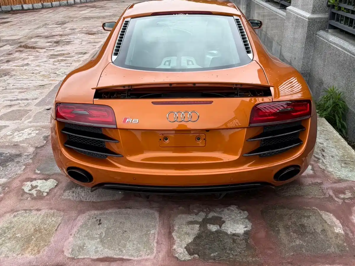 Audi R8 2014 4.2 FSI quattro фото 9