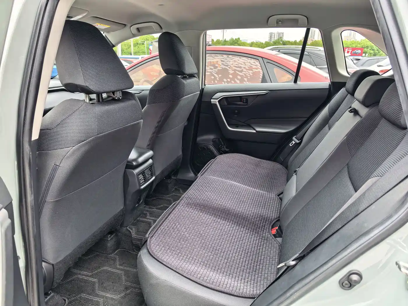 Toyota RAV4 Rongfang 2021 2.0L CVT 2WD Urban фото 4