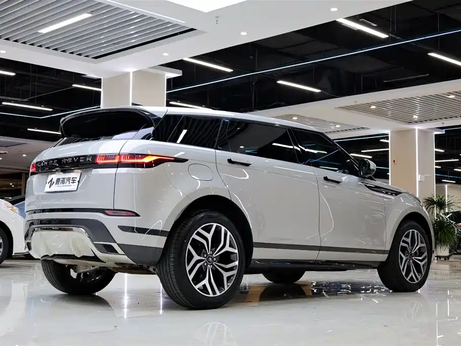 Land Rover Range Rover Evoque 2023 Range Rover Evoque L 249PS Luxury Edition фото 14