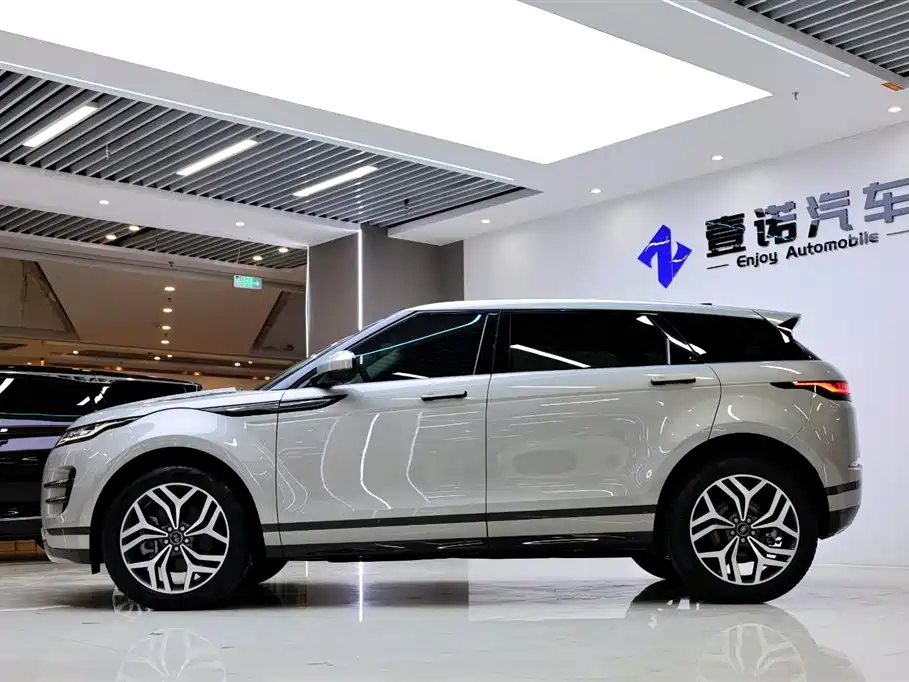 Land Rover Range Rover Evoque 2023 Range Rover Evoque L 249PS Luxury Edition фото 3