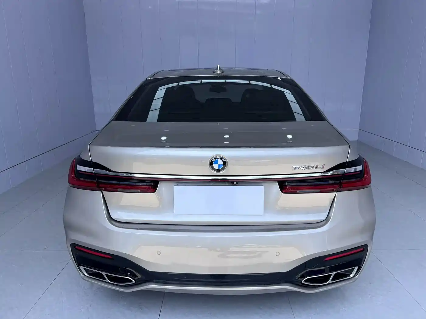BMW 7 Series 2016 740Li Leading Edition фото 4
