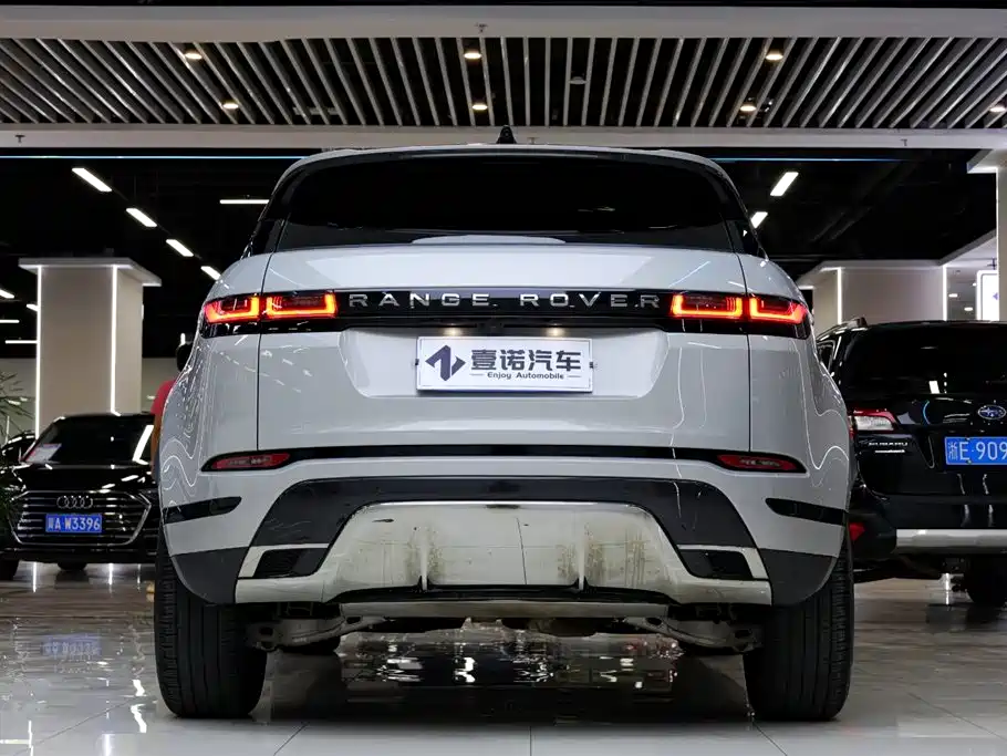 Land Rover Range Rover Evoque 2023 Range Rover Evoque L 249PS Luxury Edition фото 7
