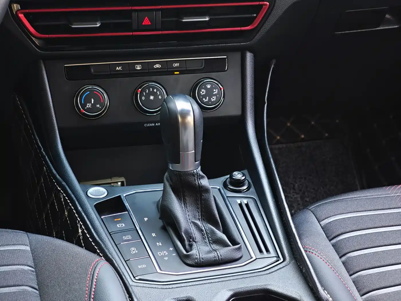 Volkswagen Lavida 2023 200TSI DSG Starlight Comfort Edition фото 16