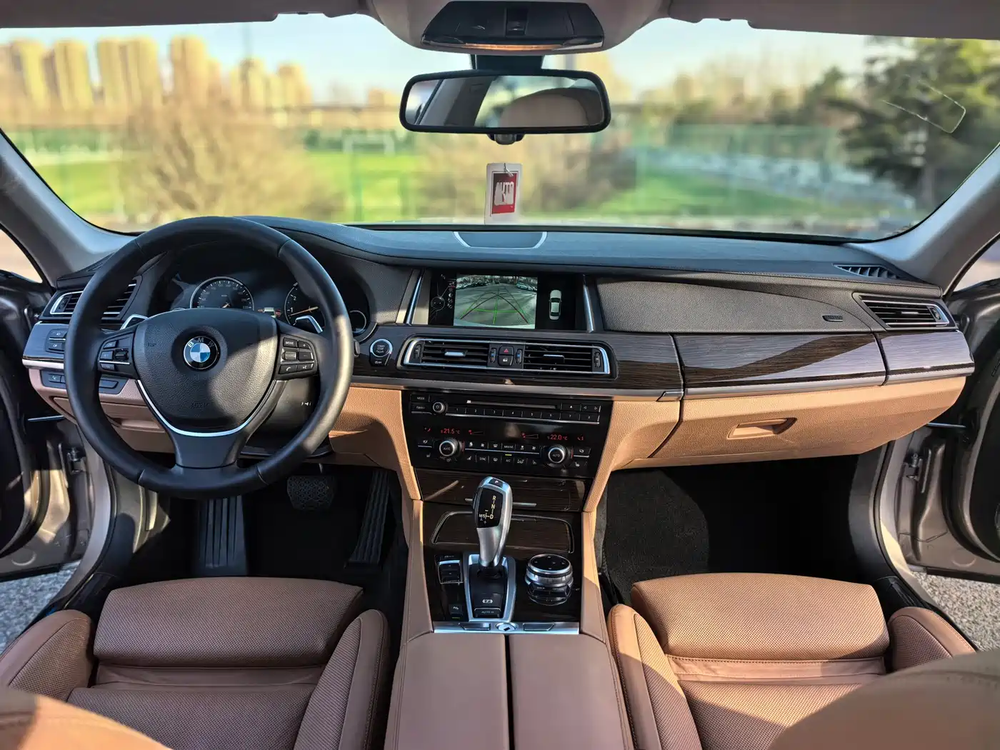 BMW 7 Series 2013 Model 740Li Leading фото 12