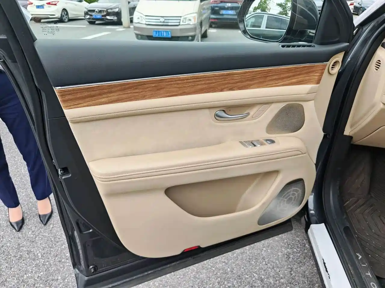 AITO Wenjie AITO M7 2022 1.5T RWD Comfort Edition фото 7