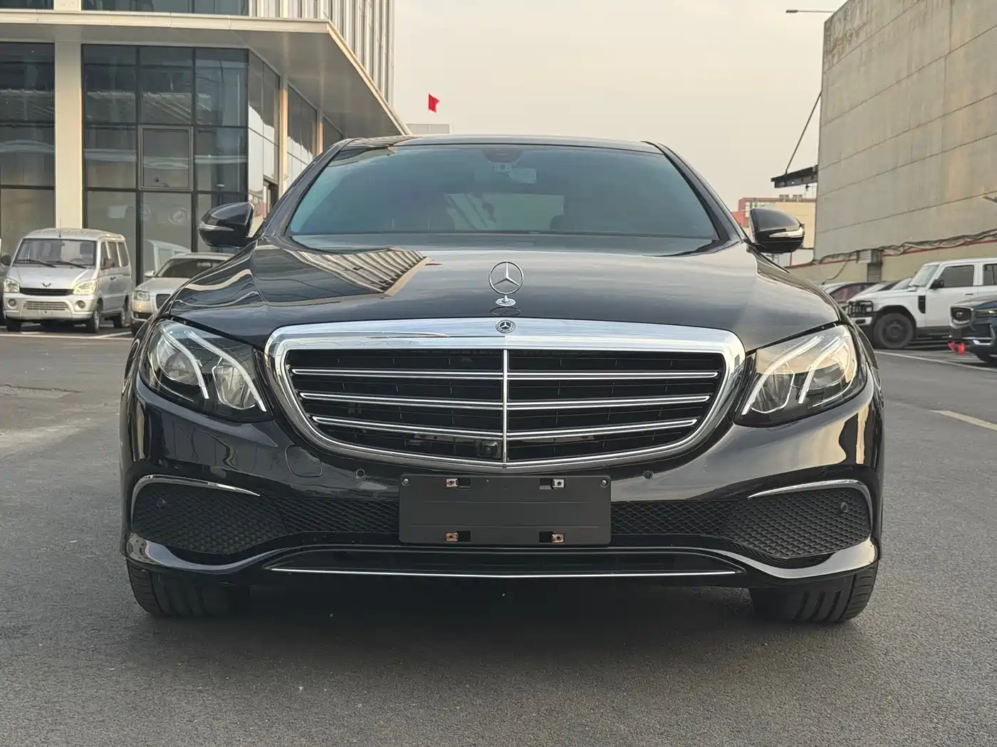 Mercedes-Benz E-Class 2019 E 300 L Fashion фото 2