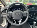 Фото 19 - Toyota Camry