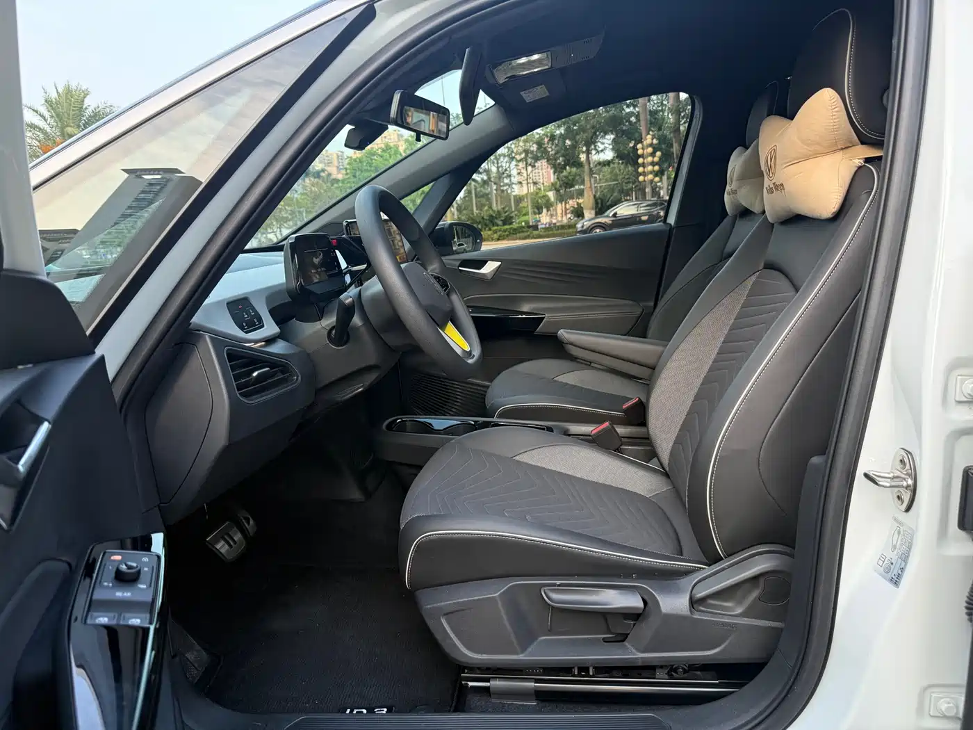 Volkswagen ID.3 2023 Pure Smart Edition фото 6