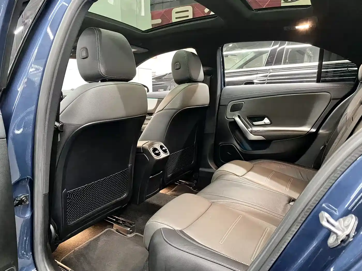 Mercedes-Benz A-Class AMG 2019 AMG A 35 L 4MATIC Pioneer Special Edition фото 15