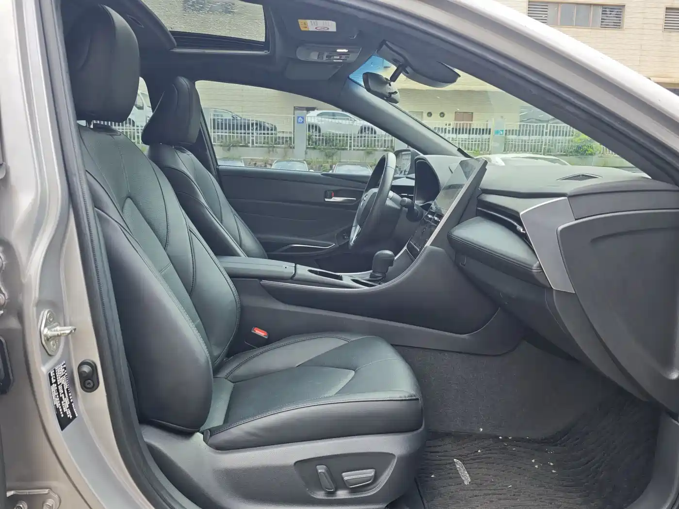 Toyota Avalon 2022 2.0L Luxury Edition фото 13