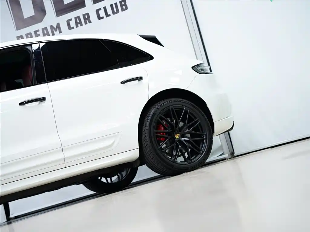 Porsche Macan 2023 Macan GTS 2.9T фото 23