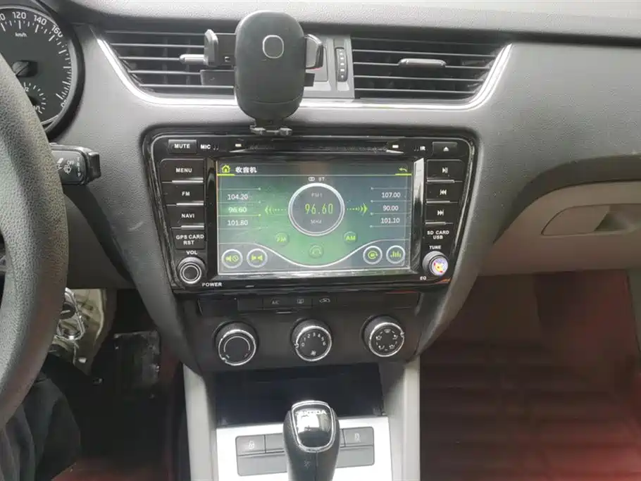 Škoda Octavia 2015 1.6L Automatic逸杰版 фото 13