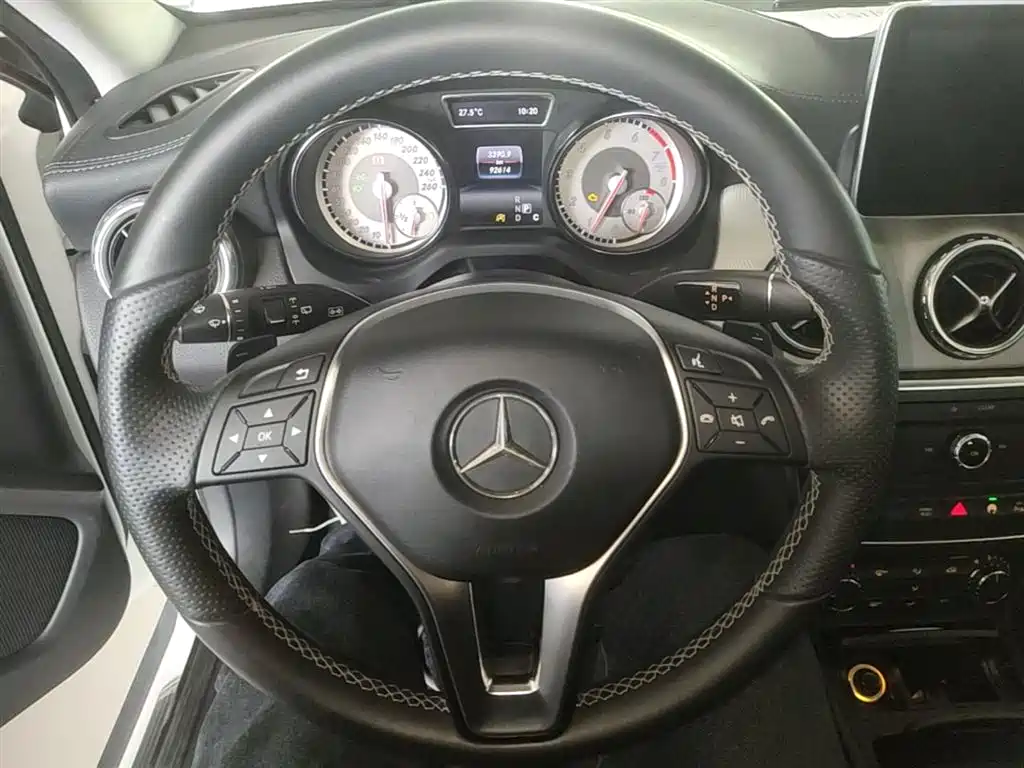 Mercedes-Benz GLA 2016 GLA 200 Fashion фото 11